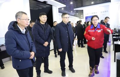 江门市政企代表团一行莅临尊龙中国官方网站考察调研