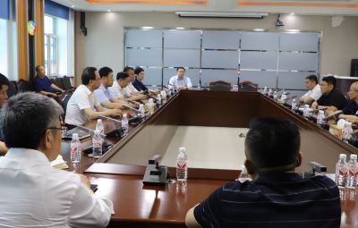 市委副书记、市长李兵莅临尊龙中国官方网站座谈调研